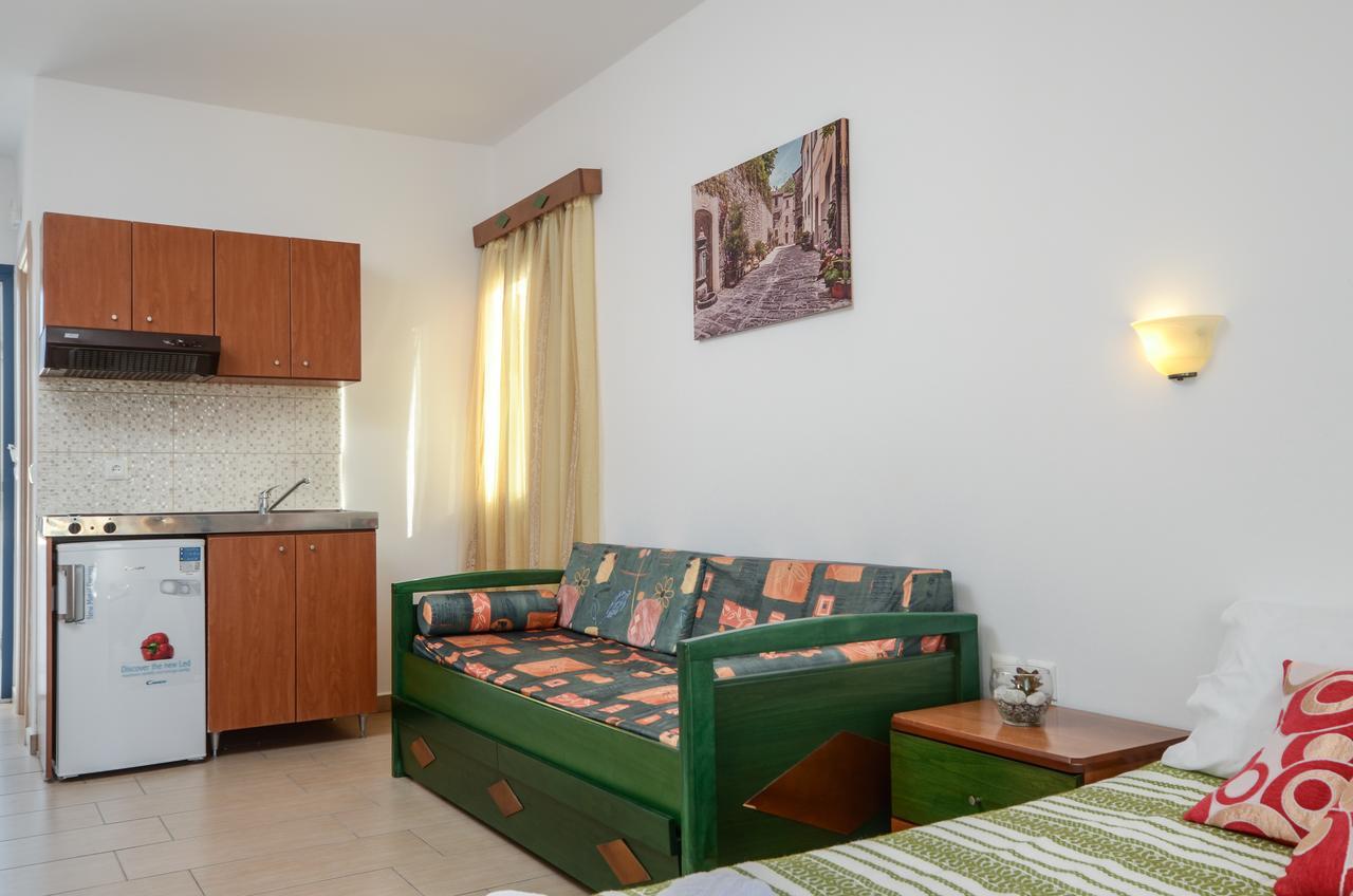 Magic Summer Agia Anna  Rum bild